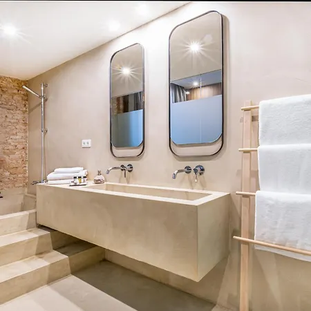 Casa Lirio Barcelona